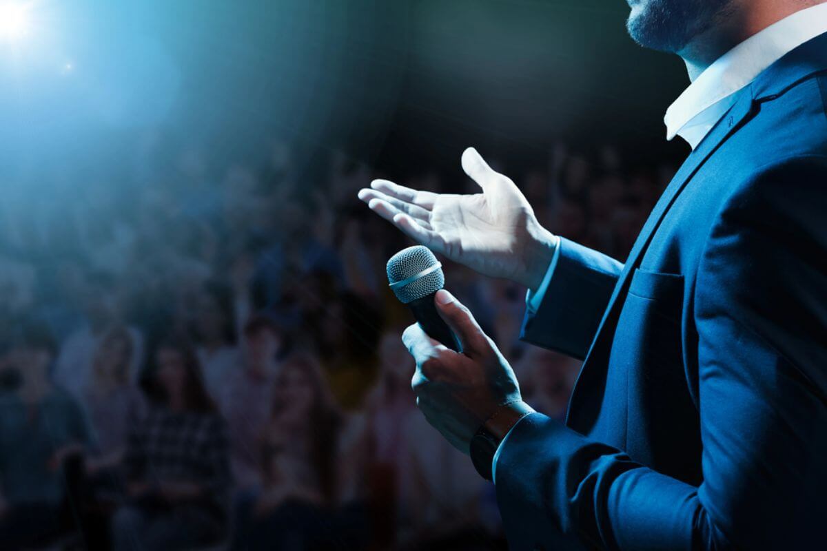 Hiring the Best Motivational Speaker: A Guide for HR and Event Planners