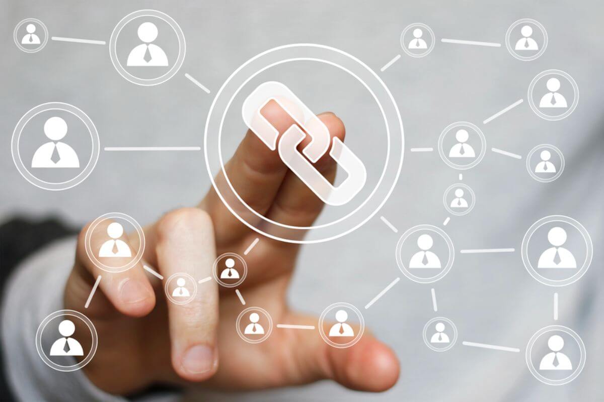 SEO team building high-quality, ethical backlinks