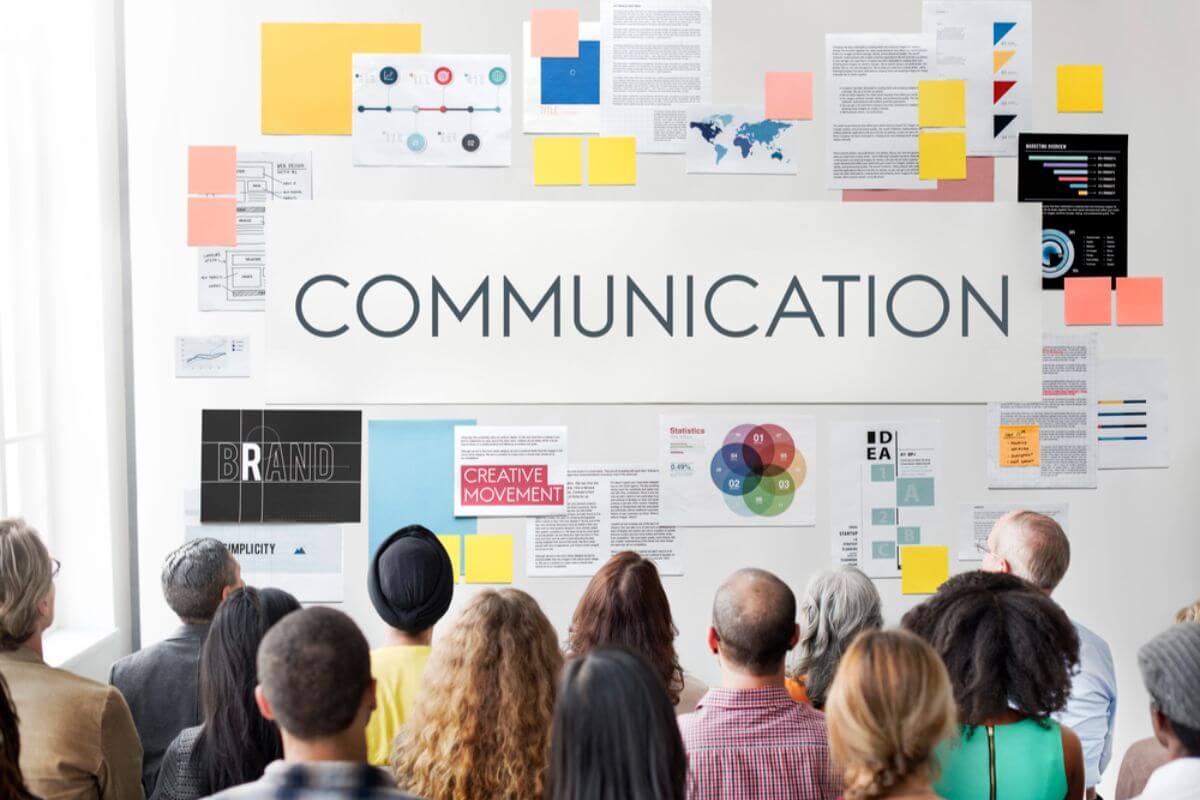 SEO agency discussing clear and transparent strategies with client