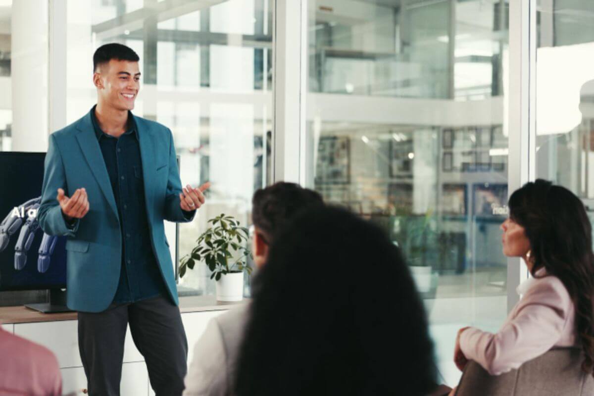 Factors that determine the effectiveness and value of a leadership speaker for businesses